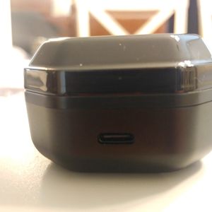 Bluetooth 5.0 earbuds